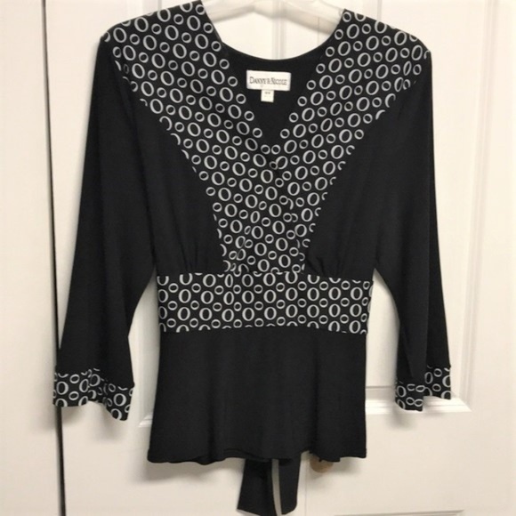 Danny & Nicole Tops - Danny & Nicole V Neck Blouse Size 16W Stretch